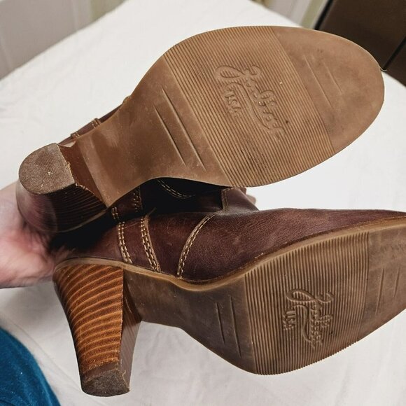 Zodiac Cognac Brown Eyelet Grommet Scalloped Ruche Leather Pull on Boots ROSE 8 - Picture 3 of 8